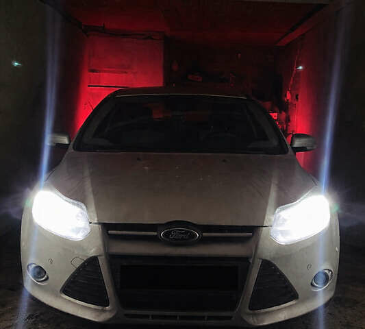 Сірий Форд Фокус, об'ємом двигуна 1.56 л та пробігом 202 тис. км за 9400 $, фото 1 на Automoto.ua