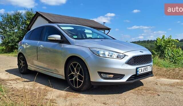 Сірий Форд Фокус, об'ємом двигуна 2 л та пробігом 177 тис. км за 6500 $, фото 1 на Automoto.ua