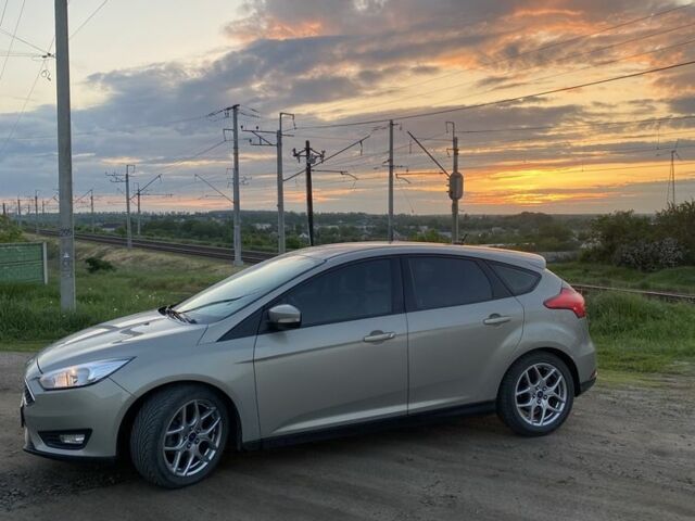 Сірий Форд Фокус, об'ємом двигуна 2 л та пробігом 204 тис. км за 7950 $, фото 1 на Automoto.ua