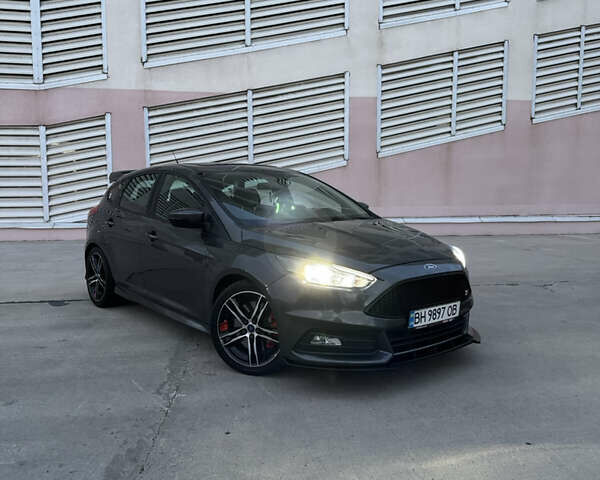 Серый Форд Фокус, объемом двигателя 2 л и пробегом 99 тыс. км за 11999 $, фото 1 на Automoto.ua