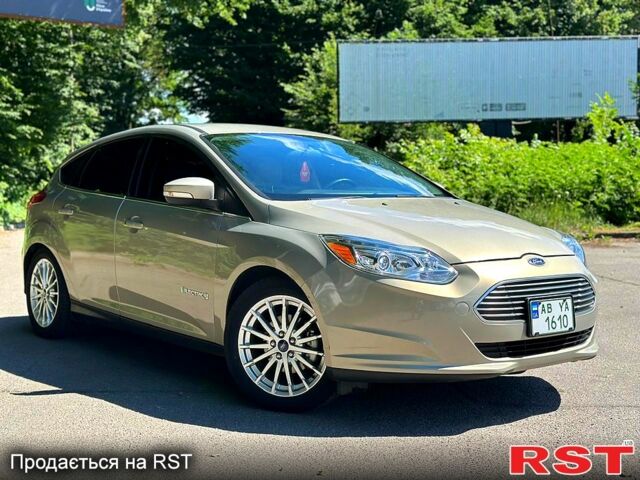 Сірий Форд Фокус, об'ємом двигуна 0 л та пробігом 0 тис. км за 8900 $, фото 1 на Automoto.ua