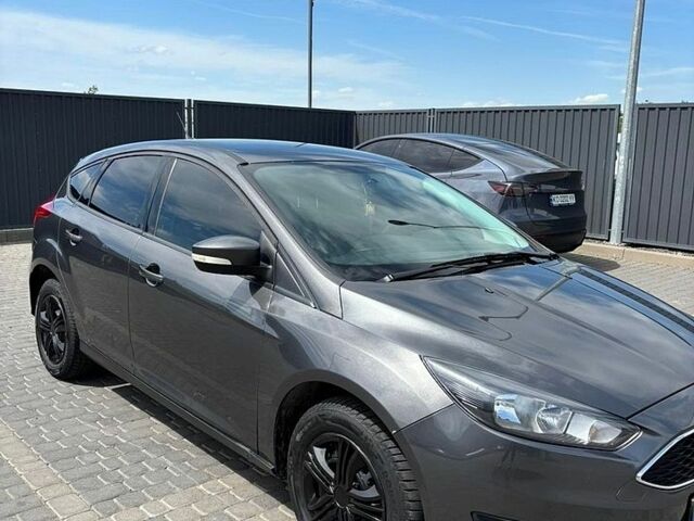 Сірий Форд Фокус, об'ємом двигуна 2 л та пробігом 255 тис. км за 7700 $, фото 1 на Automoto.ua