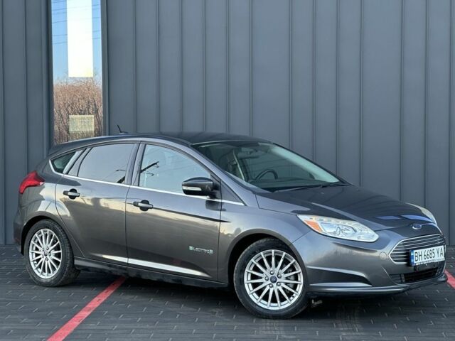 Сірий Форд Фокус, об'ємом двигуна 0 л та пробігом 90 тис. км за 6500 $, фото 1 на Automoto.ua
