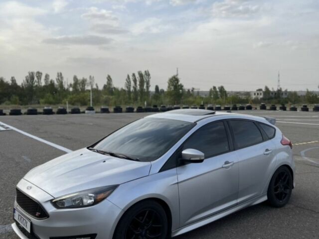 Серый Форд Фокус, объемом двигателя 2 л и пробегом 195 тыс. км за 8500 $, фото 1 на Automoto.ua