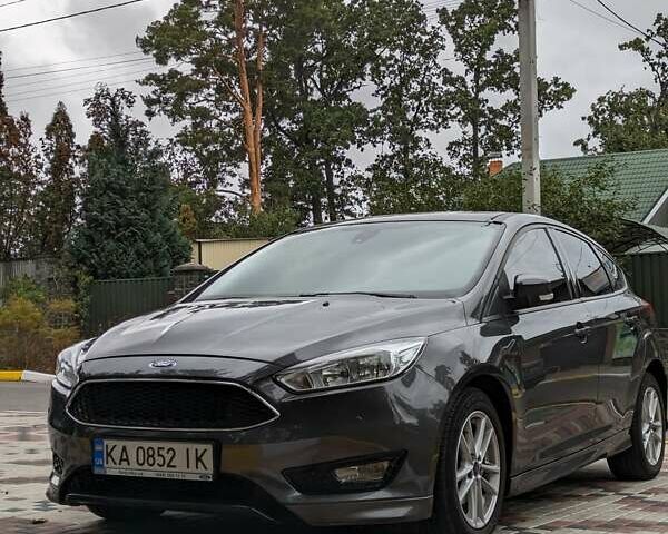 Сірий Форд Фокус, об'ємом двигуна 1 л та пробігом 153 тис. км за 8800 $, фото 1 на Automoto.ua
