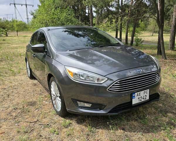 Сірий Форд Фокус, об'ємом двигуна 2 л та пробігом 115 тис. км за 10500 $, фото 1 на Automoto.ua