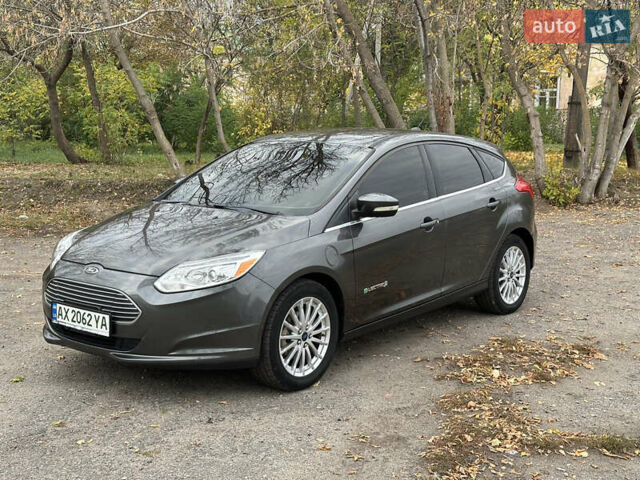 Серый Форд Фокус, объемом двигателя 0 л и пробегом 137 тыс. км за 7350 $, фото 1 на Automoto.ua