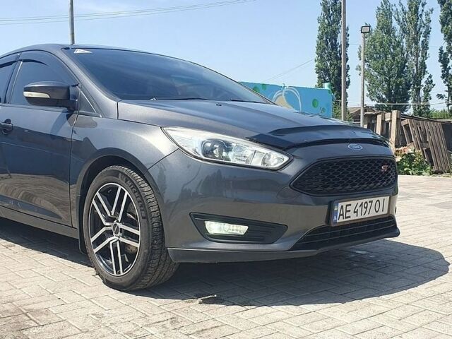Серый Форд Фокус, объемом двигателя 2 л и пробегом 176 тыс. км за 8000 $, фото 1 на Automoto.ua