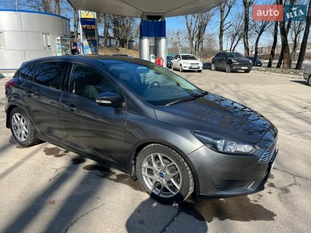 Сірий Форд Фокус, об'ємом двигуна 2 л та пробігом 115 тис. км за 7400 $, фото 1 на Automoto.ua