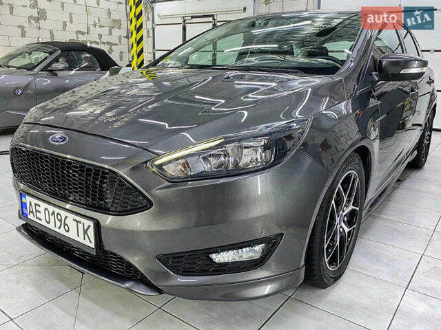 Серый Форд Фокус, объемом двигателя 2 л и пробегом 79 тыс. км за 9800 $, фото 1 на Automoto.ua