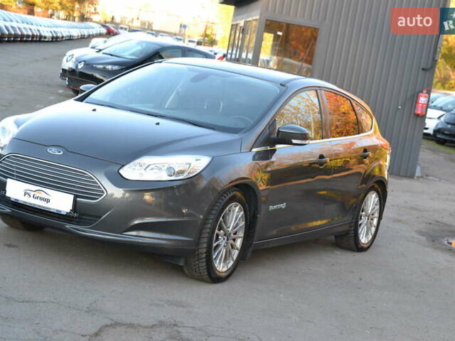 Форд Фокус 2016 в Луцке на Automoto.ua Серый Форд Фокус, объемом двигателя 0 л и пробегом 100 тыс. км за 6999 $, фото 1 на Automoto.ua