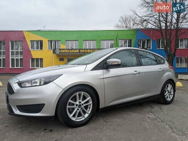 Серый Форд Фокус, объемом двигателя 2 л и пробегом 153 тыс. км за 9800 $, фото 1 на Automoto.ua