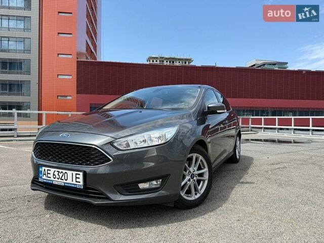Сірий Форд Фокус, об'ємом двигуна 1 л та пробігом 69 тис. км за 9500 $, фото 1 на Automoto.ua