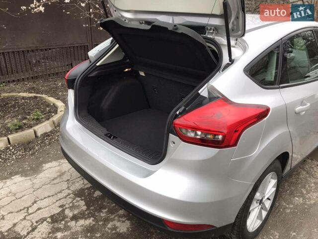 Сірий Форд Фокус, об'ємом двигуна 2 л та пробігом 38 тис. км за 11900 $, фото 1 на Automoto.ua