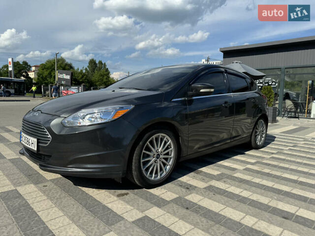 Серый Форд Фокус, объемом двигателя 0 л и пробегом 121 тыс. км за 9500 $, фото 1 на Automoto.ua