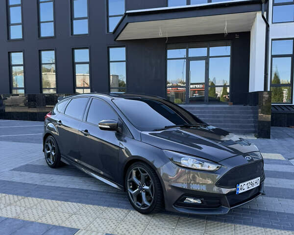 Серый Форд Фокус, объемом двигателя 2 л и пробегом 255 тыс. км за 9500 $, фото 1 на Automoto.ua