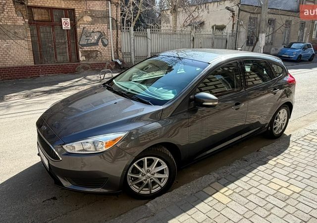 Сірий Форд Фокус, об'ємом двигуна 2 л та пробігом 120 тис. км за 8000 $, фото 1 на Automoto.ua
