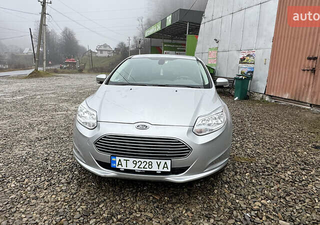 Серый Форд Фокус, объемом двигателя 0 л и пробегом 65 тыс. км за 9900 $, фото 1 на Automoto.ua