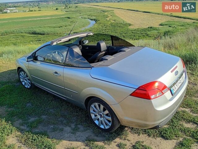 Сірий Форд Фокус, об'ємом двигуна 2 л та пробігом 182 тис. км за 5790 $, фото 1 на Automoto.ua