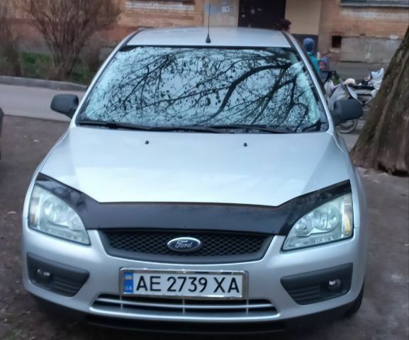 Серый Форд Фокус, объемом двигателя 1.6 л и пробегом 194 тыс. км за 4199 $, фото 1 на Automoto.ua