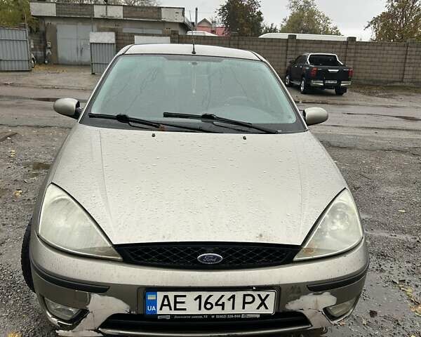 Серый Форд Фокус, объемом двигателя 1.4 л и пробегом 333 тыс. км за 3000 $, фото 1 на Automoto.ua
