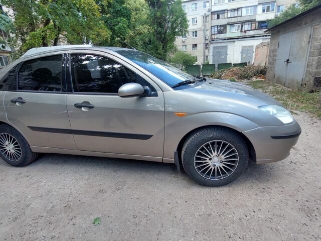 Серый Форд Фокус, объемом двигателя 1.6 л и пробегом 266 тыс. км за 3300 $, фото 1 на Automoto.ua