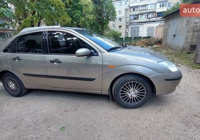 Серый Форд Фокус, объемом двигателя 1.6 л и пробегом 266 тыс. км за 3300 $, фото 1 на Automoto.ua