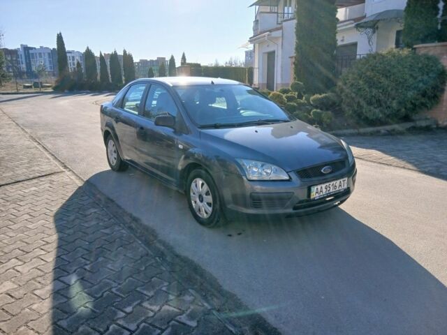 Серый Форд Фокус, объемом двигателя 1.4 л и пробегом 207 тыс. км за 3500 $, фото 1 на Automoto.ua