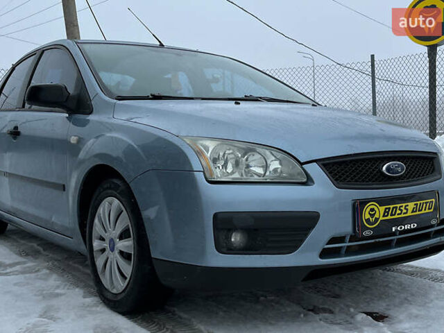 Серый Форд Фокус, объемом двигателя 1.6 л и пробегом 307 тыс. км за 4200 $, фото 1 на Automoto.ua