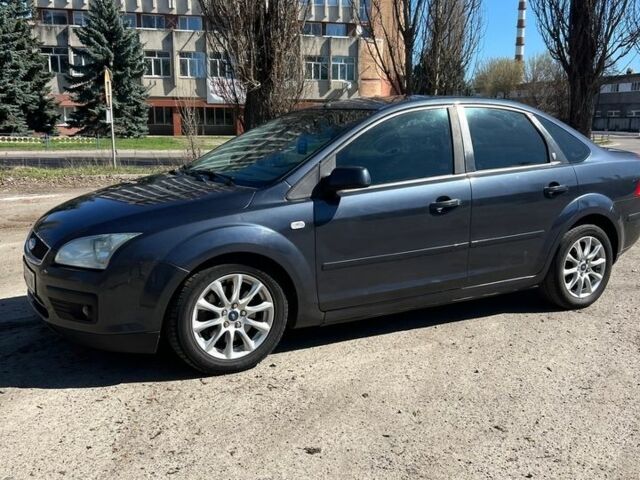 Серый Форд Фокус, объемом двигателя 2 л и пробегом 338 тыс. км за 3900 $, фото 1 на Automoto.ua