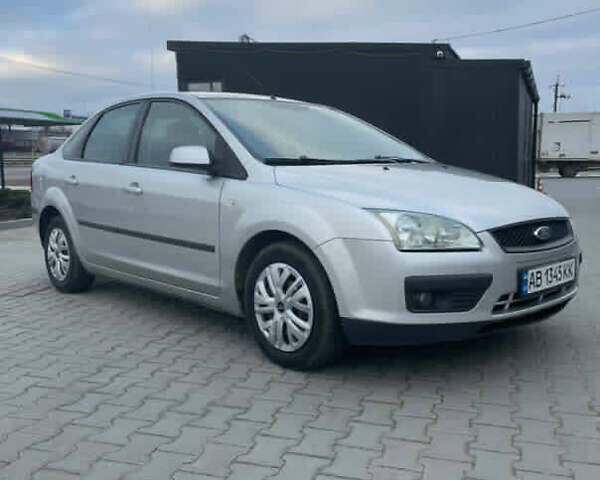 Серый Форд Фокус, объемом двигателя 1.6 л и пробегом 258 тыс. км за 4200 $, фото 1 на Automoto.ua