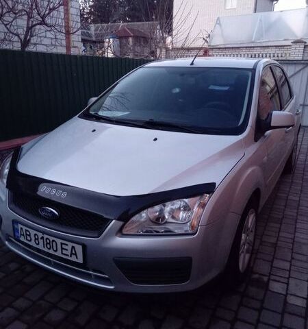 Серый Форд Фокус, объемом двигателя 1.6 л и пробегом 197 тыс. км за 5300 $, фото 1 на Automoto.ua