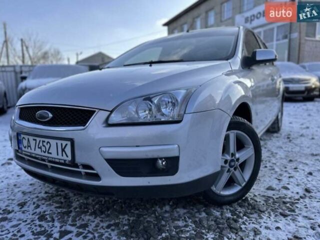 Серый Форд Фокус, объемом двигателя 1.6 л и пробегом 260 тыс. км за 5500 $, фото 1 на Automoto.ua
