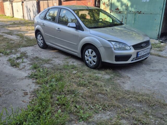 Сірий Форд Фокус, об'ємом двигуна 1.4 л та пробігом 228 тис. км за 3554 $, фото 1 на Automoto.ua