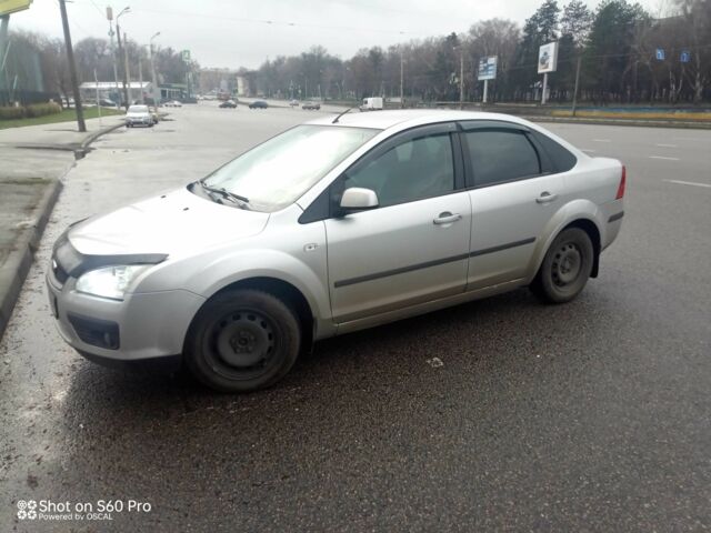 Серый Форд Фокус, объемом двигателя 1.6 л и пробегом 212 тыс. км за 6500 $, фото 1 на Automoto.ua