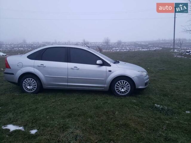 Серый Форд Фокус, объемом двигателя 1.6 л и пробегом 190 тыс. км за 4800 $, фото 1 на Automoto.ua