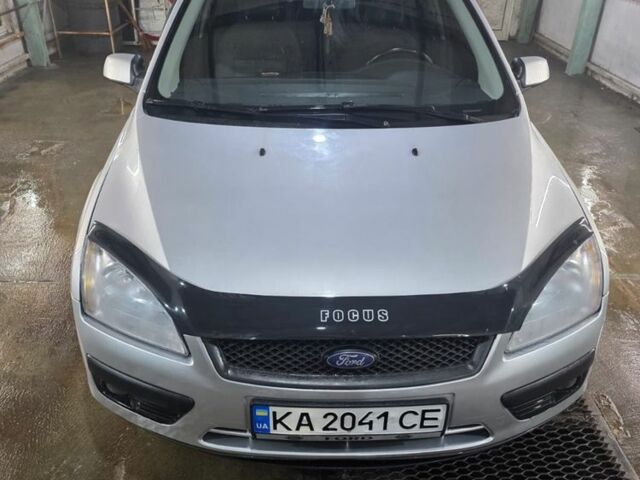 Серый Форд Фокус, объемом двигателя 1.6 л и пробегом 200 тыс. км за 4500 $, фото 1 на Automoto.ua