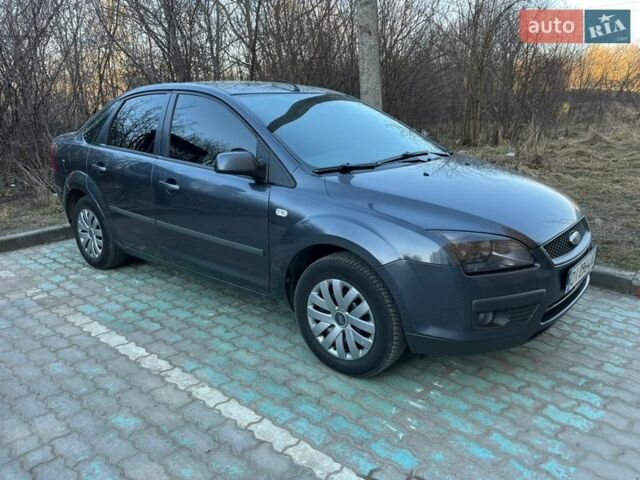 Серый Форд Фокус, объемом двигателя 1.6 л и пробегом 391 тыс. км за 3400 $, фото 1 на Automoto.ua