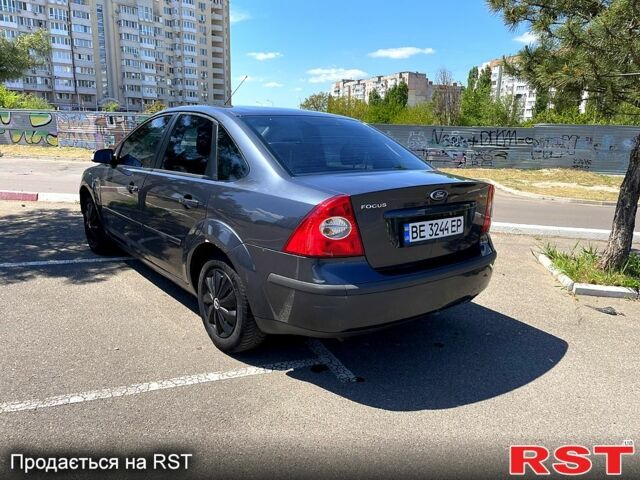 Серый Форд Фокус, объемом двигателя 1.6 л и пробегом 236 тыс. км за 3750 $, фото 1 на Automoto.ua