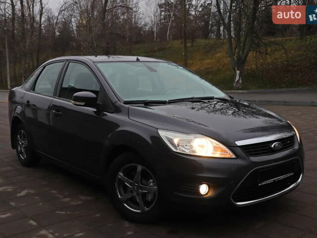 Сірий Форд Фокус, об'ємом двигуна 1.6 л та пробігом 130 тис. км за 5888 $, фото 1 на Automoto.ua