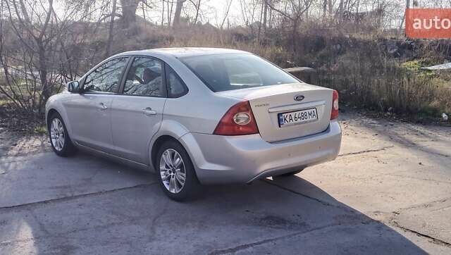 Серый Форд Фокус, объемом двигателя 1.6 л и пробегом 265 тыс. км за 4800 $, фото 1 на Automoto.ua