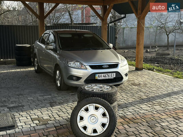 Серый Форд Фокус, объемом двигателя 1.6 л и пробегом 175 тыс. км за 5900 $, фото 1 на Automoto.ua