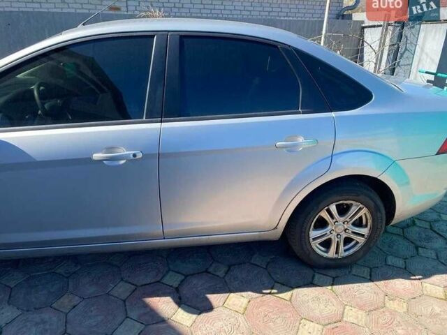 Серый Форд Фокус, объемом двигателя 1.6 л и пробегом 152 тыс. км за 6200 $, фото 1 на Automoto.ua