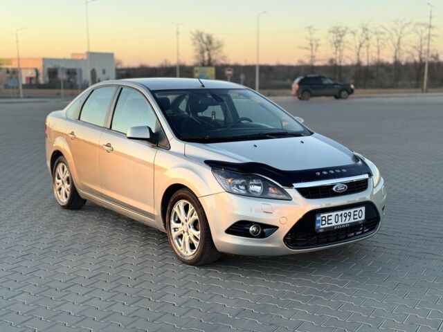 Серый Форд Фокус, объемом двигателя 1.6 л и пробегом 180 тыс. км за 5100 $, фото 1 на Automoto.ua