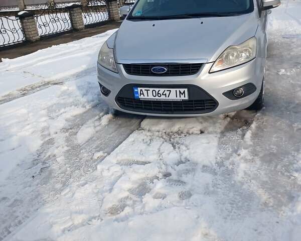 Серый Форд Фокус, объемом двигателя 1.6 л и пробегом 289 тыс. км за 4999 $, фото 1 на Automoto.ua