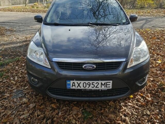 Серый Форд Фокус, объемом двигателя 1.6 л и пробегом 250 тыс. км за 5500 $, фото 1 на Automoto.ua
