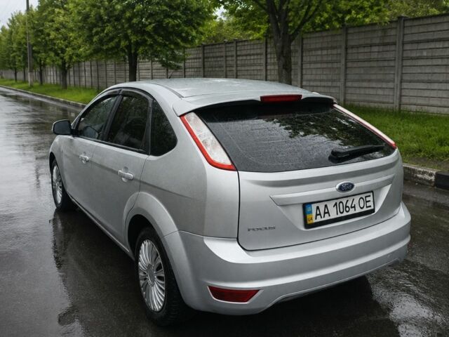 Сірий Форд Фокус, об'ємом двигуна 0 л та пробігом 324 тис. км за 4690 $, фото 1 на Automoto.ua