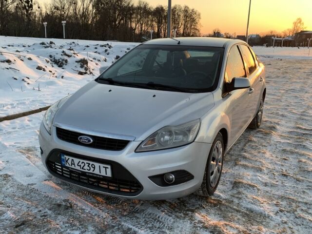 Серый Форд Фокус, объемом двигателя 1.6 л и пробегом 271 тыс. км за 3850 $, фото 1 на Automoto.ua