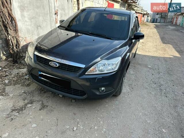 Серый Форд Фокус, объемом двигателя 2 л и пробегом 183 тыс. км за 7000 $, фото 1 на Automoto.ua