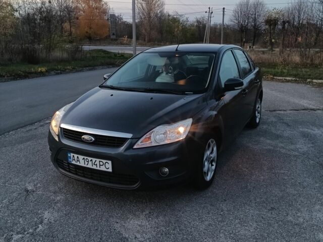 Серый Форд Фокус, объемом двигателя 2 л и пробегом 165 тыс. км за 6000 $, фото 1 на Automoto.ua